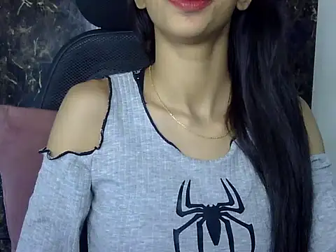 MAAYRA 09 online show from 02.01.25