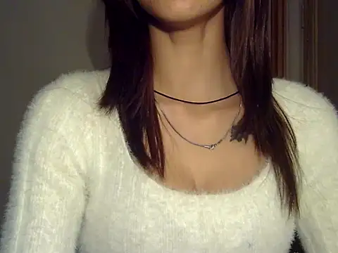 MAAYRA 09 online show from 12.05.25