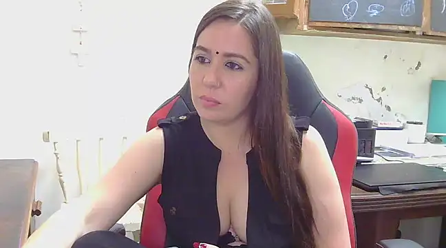 Snapshot of Kiara_zoya chatting on 12.22.24 Kiara zoya online show from 12.22.24