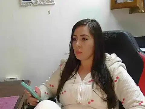 Snapshot of Kiara_zoya chatting on 01.21.25 Kiara zoya online show from 01.21.25
