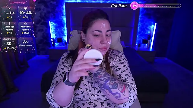 Snapshot of Kittywakee chatting on 12.11.24 Kittywakee online show from 12.11.24