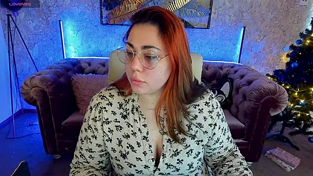 Snapshot of Kittywakee chatting on 12.30.24 Kittywakee online show from 12.30.24