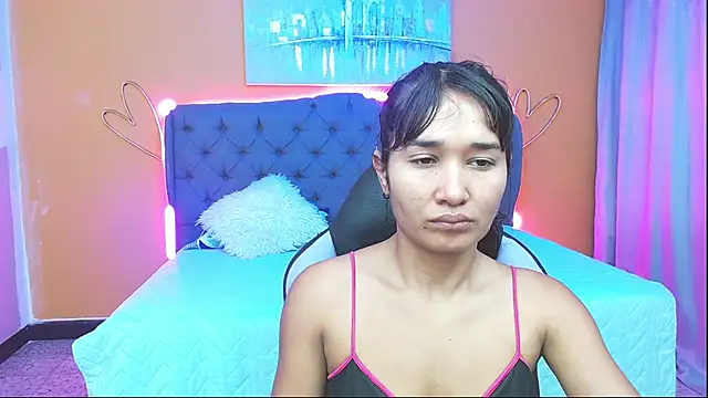 Snapshot of aliceroma chatting on 01.13.25 aliceroma online show from 01.13.25