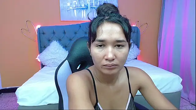 Snapshot of aliceroma chatting on 01.24.25 aliceroma online show from 01.24.25