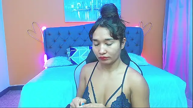 Snapshot of aliceroma chatting on 02.26.25 aliceroma online show from 02.26.25