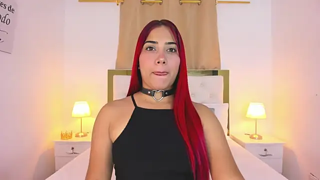 Snapshot of SofiaBosch chatting on 10.29.25 SofiaBosch online show from 10.29.25