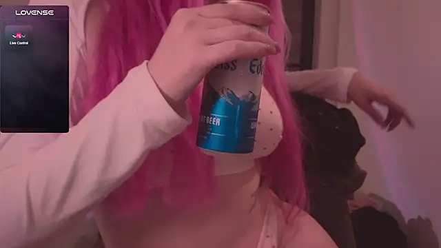 Snapshot of h2h0e chatting on 02.14.26 h2h0e online show from 02.14.26