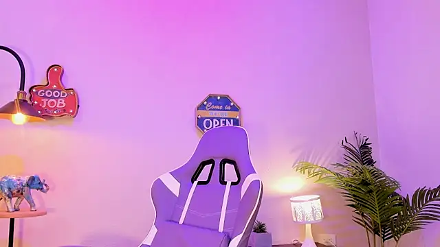 lupeebony online show from 01.21.25