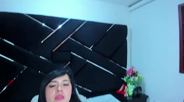 Victoria Rossy online show from 12.16.24