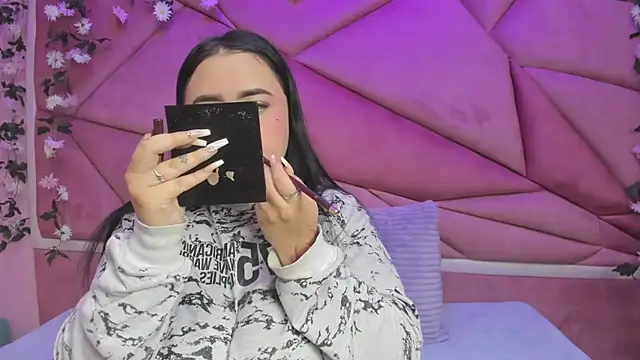 Victoria Rossy online show from 11.15.25