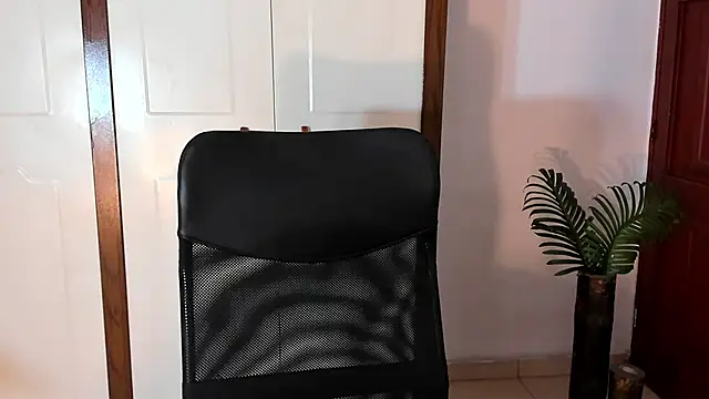 conielaurenth online show from 09.23.25