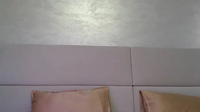 Snapshot of MiaRie chatting on 09.28.25 MiaRie online show from 09.28.25