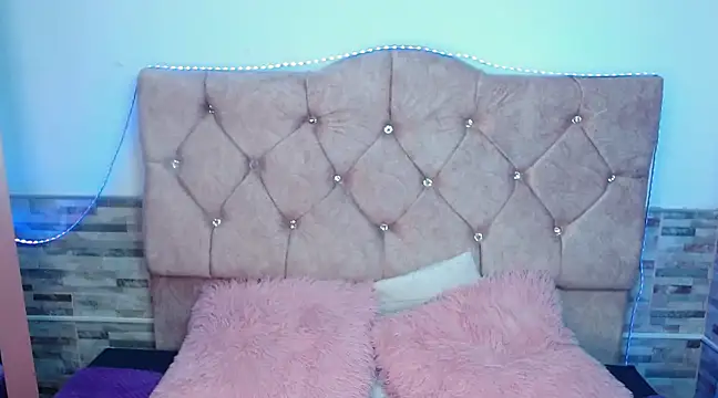 Snapshot of elizabethcooper chatting on 01.14.25 elizabethcooper online show from 01.14.25