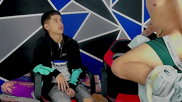 migueyalejo teens online show from 03.06.25