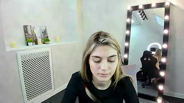 Snapshot of Cherry_Price chatting on 12.12.24 Cherry Price online show from 12.12.24