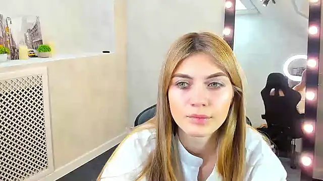 Snapshot of Cherry_Price chatting on 12.23.24 Cherry Price online show from 12.23.24