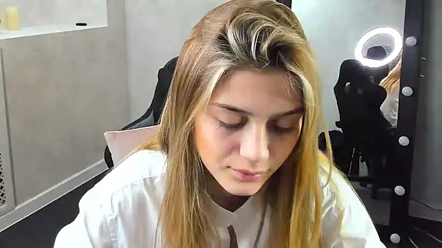 Snapshot of Cherry_Price chatting on 12.24.24 Cherry Price online show from 12.24.24