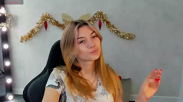 Snapshot of Cherry_Price chatting on 01.16.25 Cherry Price online show from 01.16.25