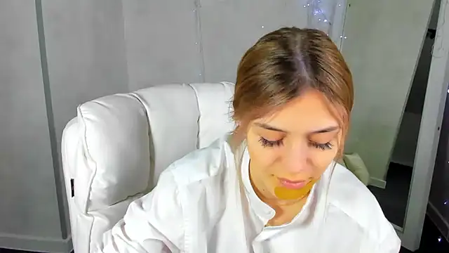 Snapshot of Cherry_Price chatting on 02.18.25 Cherry Price online show from 02.18.25