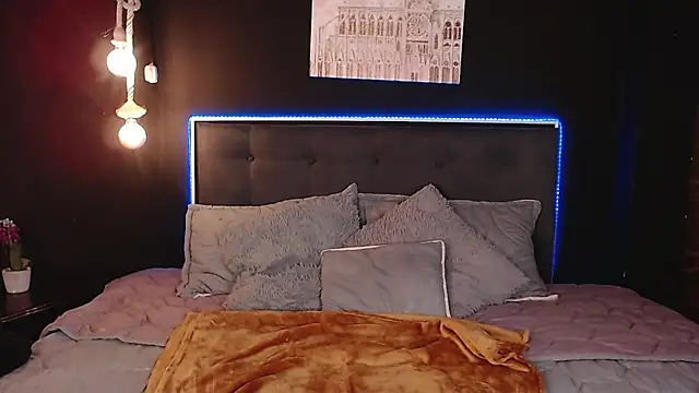 Snapshot of MIA_YOURHOTTIE chatting on 12.08.24 MIA YOURHOTTIE online show from 12.08.24