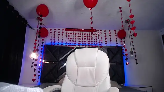 Snapshot of MIA_YOURHOTTIE chatting on 02.07.25 MIA YOURHOTTIE online show from 02.07.25