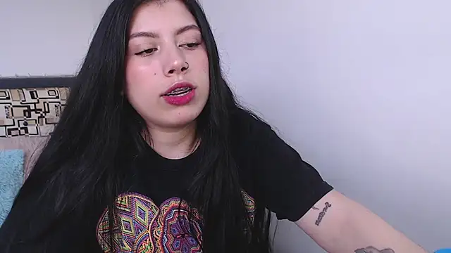 Snapshot of iam_emy chatting on 10.21.25 iam emy online show from 10.21.25