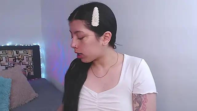 Snapshot of iam_emy chatting on 10.27.25 iam emy online show from 10.27.25