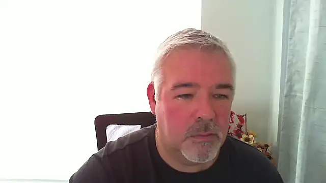 Snapshot of aarosteev2 chatting on 01.10.25 aarosteev2 online show from 01.10.25