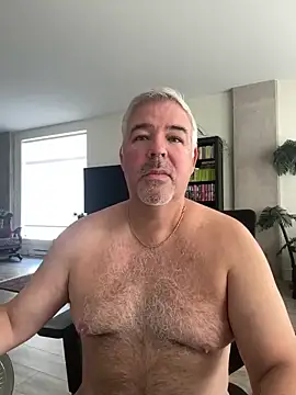 Snapshot of aarosteev2 chatting on 03.19.25 aarosteev2 online show from 03.19.25