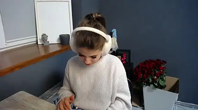 Snapshot of felicity_gold chatting on 02.17.25 felicity gold online show from 02.17.25