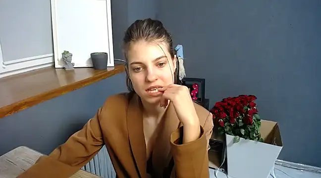 Snapshot of felicity_gold chatting on 02.18.25 felicity gold online show from 02.18.25