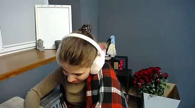 Snapshot of felicity_gold chatting on 02.22.25 felicity gold online show from 02.22.25