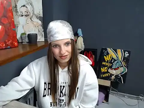 Snapshot of felicity_gold chatting on 09.16.25 felicity gold online show from 09.16.25