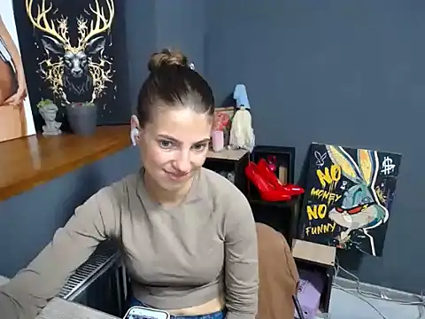 Snapshot of felicity_gold chatting on 09.17.25 felicity gold online show from 09.17.25