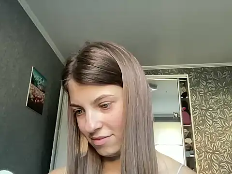 Snapshot of felicity_gold chatting on 09.22.25 felicity gold online show from 09.22.25