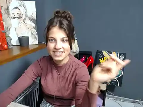 Snapshot of felicity_gold chatting on 09.23.25 felicity gold online show from 09.23.25