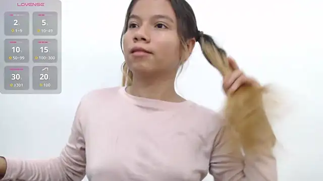 Naomi991 online show from 10.12.25