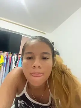 Naomi991 online show from 10.20.25