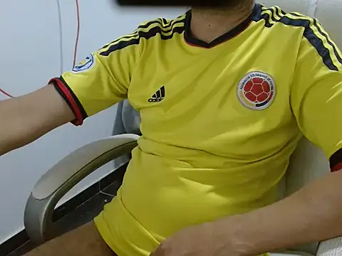 Snapshot of goten-770 chatting on 10.14.25 goten-770 online show from 10.14.25