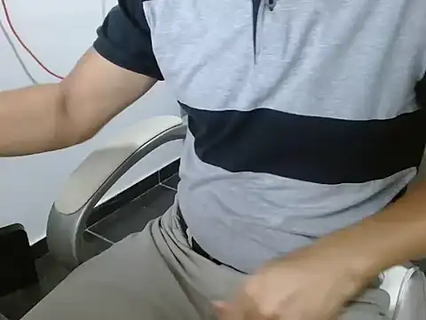 Snapshot of goten-770 chatting on 10.22.25 goten-770 online show from 10.22.25