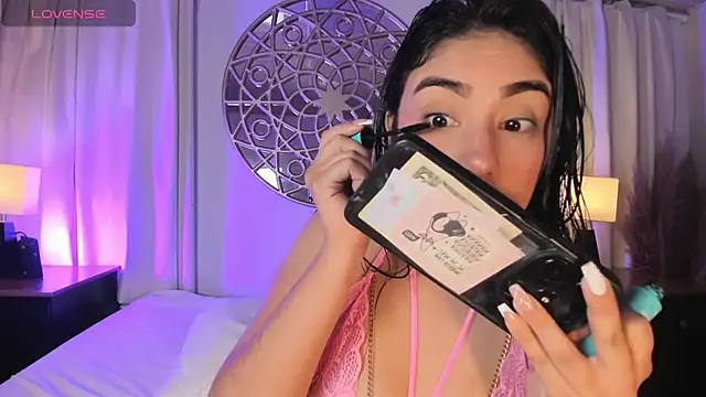 Belliinda 21 online show from 03.20.25