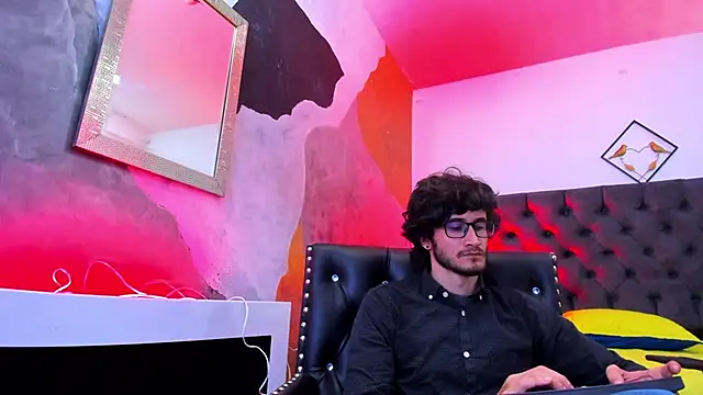 Loggan donnelly online show from 12.14.24