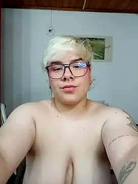 Snapshot of amalia_love chatting on 10.11.25 amalia love online show from 10.11.25