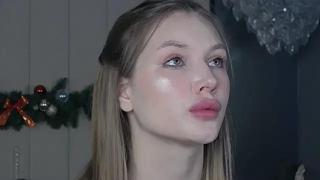 ViolaFlirt online show from 12.20.24