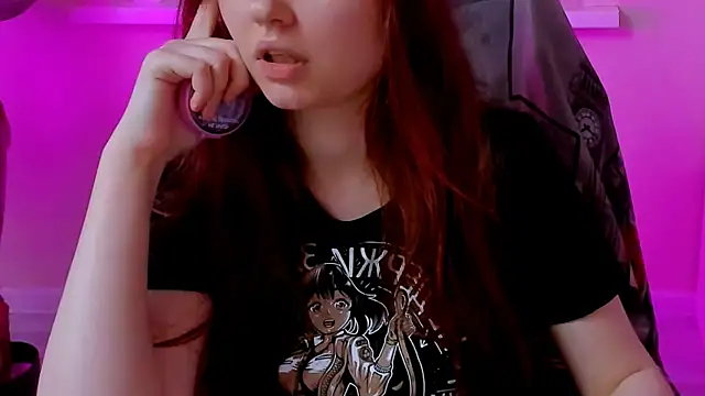 Snapshot of CarolGiggly chatting on 06.28.26 CarolGiggly online show from 06.28.26