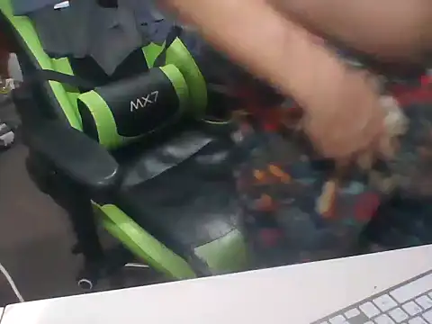 Snapshot of SOLESFETISHBR chatting on 09.11.25 SOLESFETISHBR online show from 09.11.25