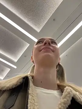 Lia  Love online show from 10.08.25