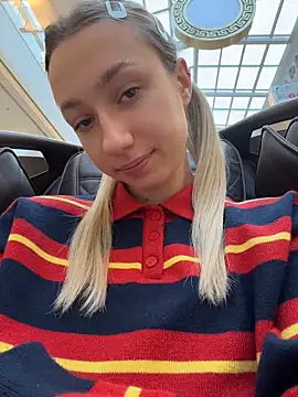 Lia  Love online show from 10.20.25