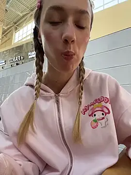 Lia  Love online show from 11.14.25