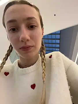 Lia  Love online show from 12.16.25